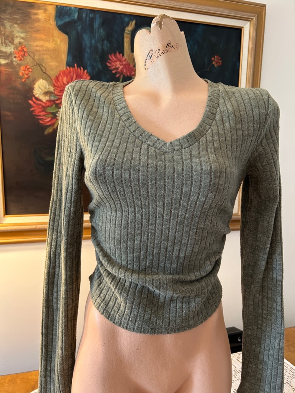 Commense Ribbed V-Neck Knit Sweater in Olive Green